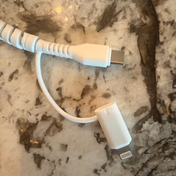 Pearl Beaded Charging Cable - Picture 2 of 3